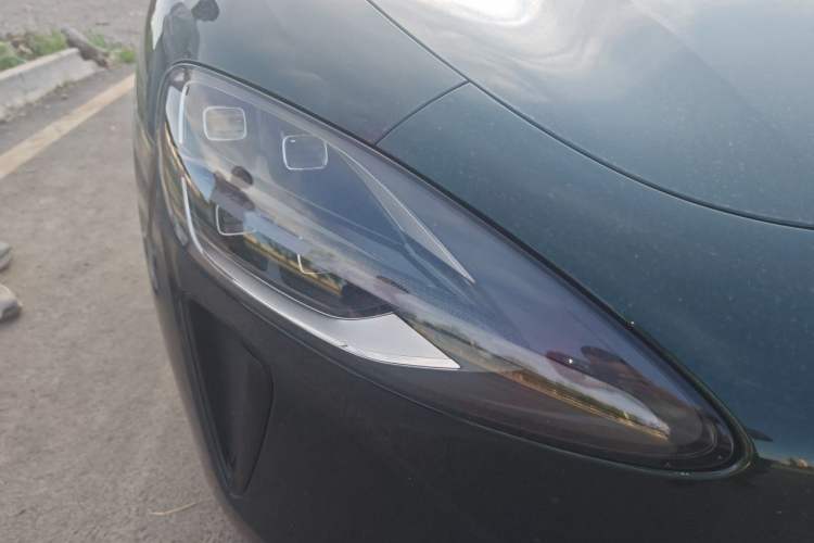 Used Xiaomi Auto SU7 2026 Model Standard Edition Right Front Headlight