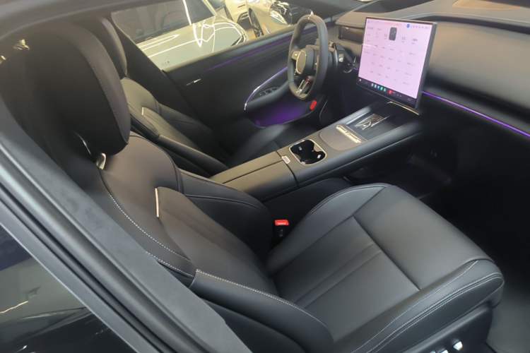 Used Xiaomi Auto SU7 2026 Model Standard Edition Right Front Seat