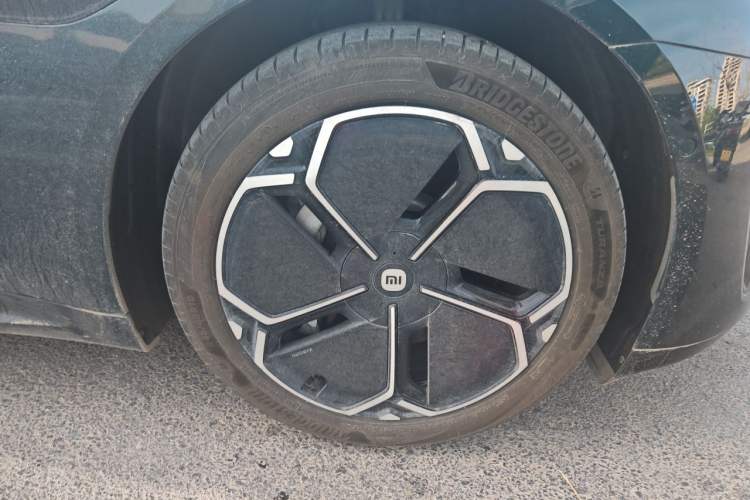 Used Xiaomi Auto SU7 2026 Model Standard Edition Right Front Wheel Hub
