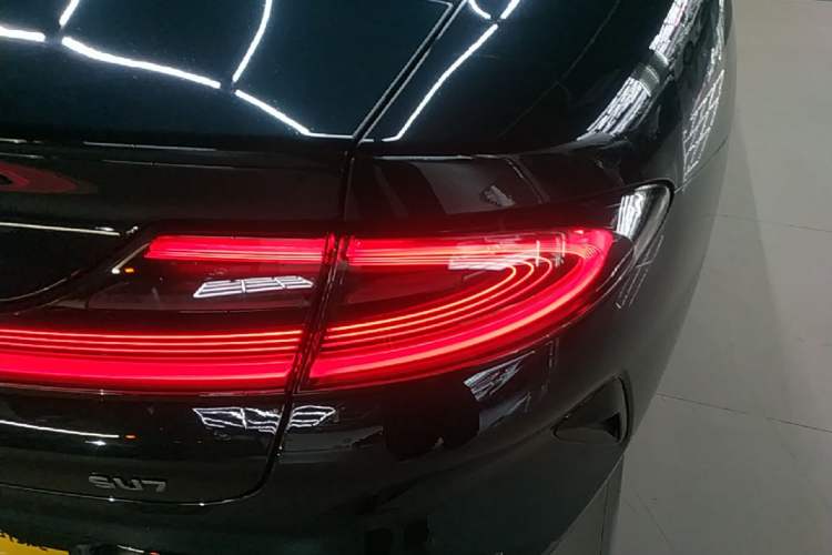 Used Xiaomi Auto SU7 2026 Model Standard Edition Right Rear Taillight