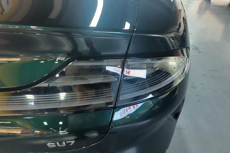 Used Xiaomi Auto SU7 2026 Model Standard Edition Right Rear Taillight