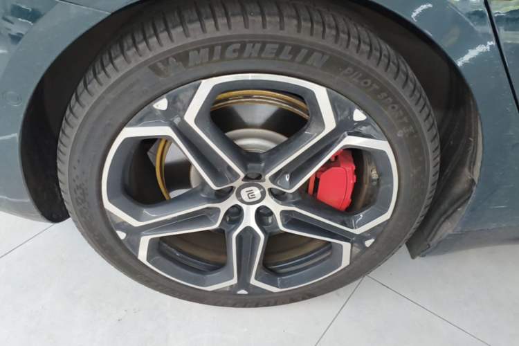 Used Xiaomi Auto SU7 2026 Model Max Right Rear Wheel Hub