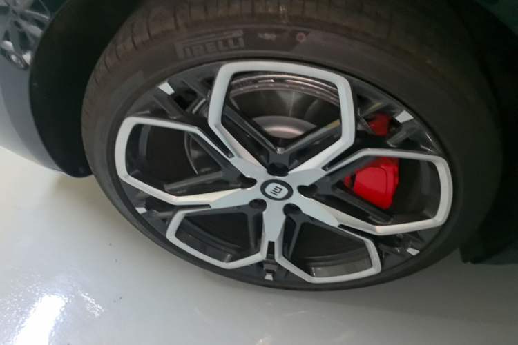 Used Xiaomi Auto SU7 2026 Model Max Right Rear Wheel Hub