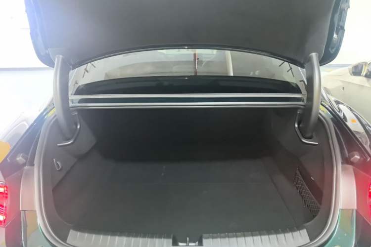 Used Xiaomi Auto SU7 2026 Model Max Trunk