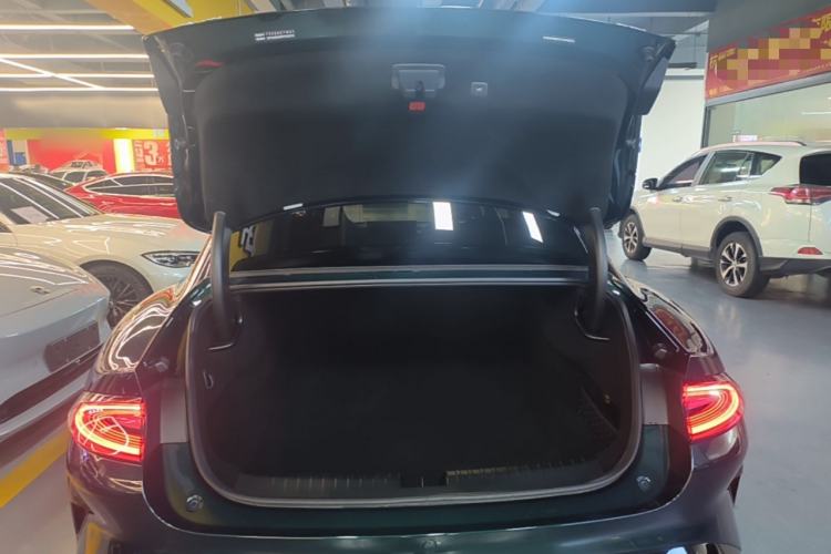 Used Xiaomi Auto SU7 2026 Model Standard Edition Trunk