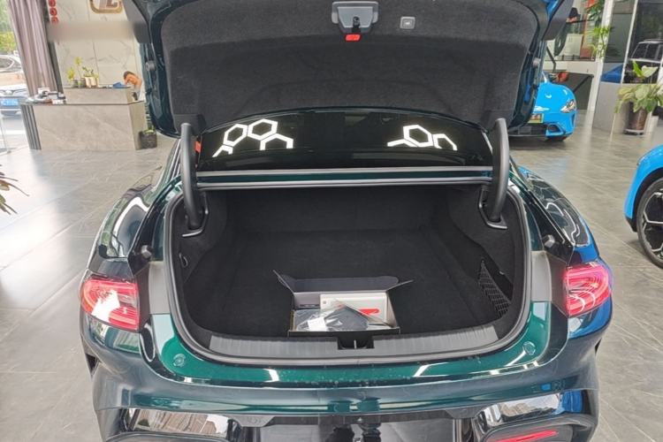 Used Xiaomi Auto SU7 2026 Model Standard Edition Trunk