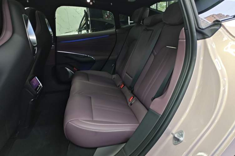 Used Xiaomi Auto SU7 2026 Model Standard Edition Left Rear Seat