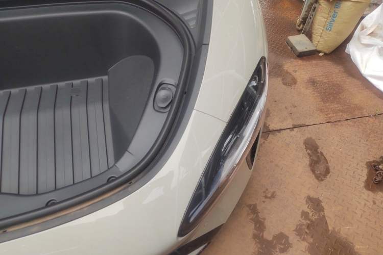 Used Xiaomi Auto SU7 2026 Model Standard Edition Engine Bay Left