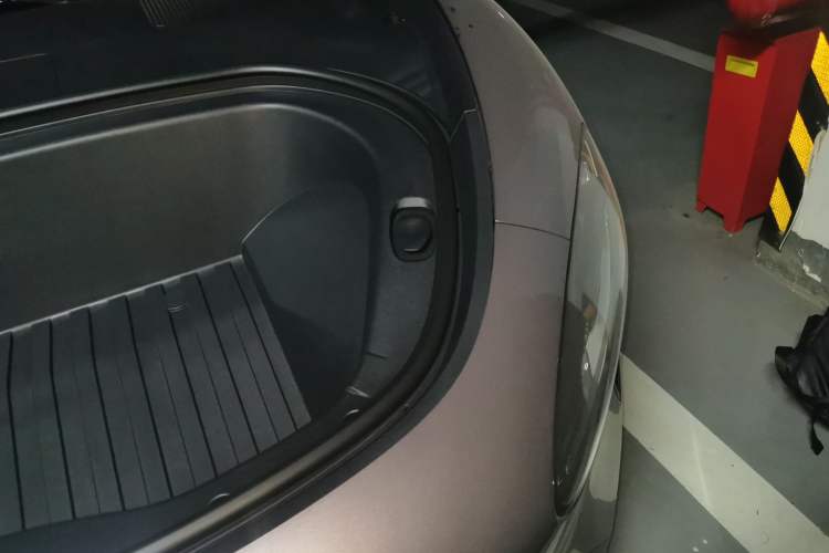 Used Xiaomi Auto SU7 2026 Model Pro Engine Bay Left