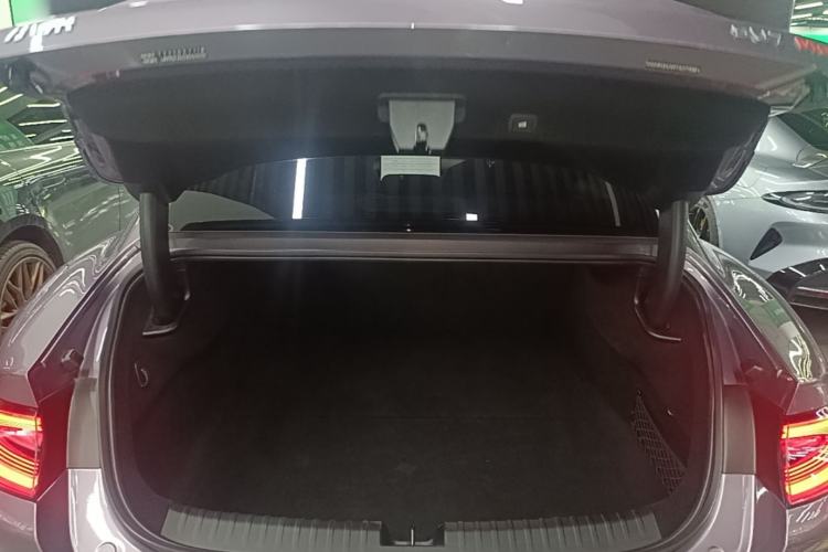 Used Xiaomi Auto SU7 2026 Model Max Trunk
