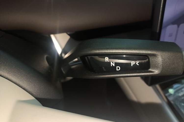 Used Xiaomi Auto SU7 2026 Model Standard Edition Gear Lever
