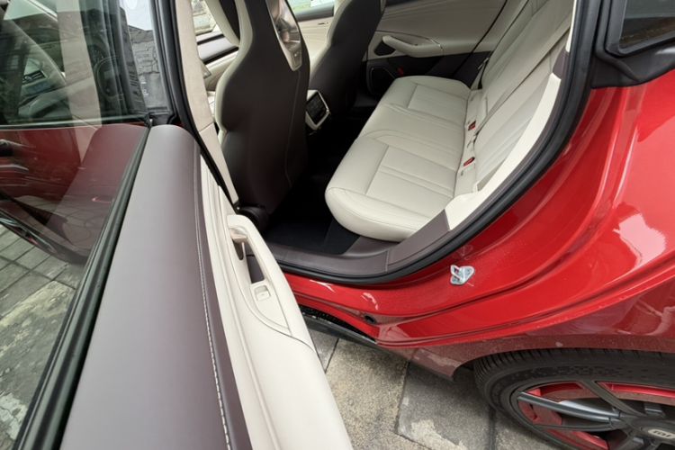 Used Xiaomi Auto SU7 2026 Model Standard Edition Interior 5