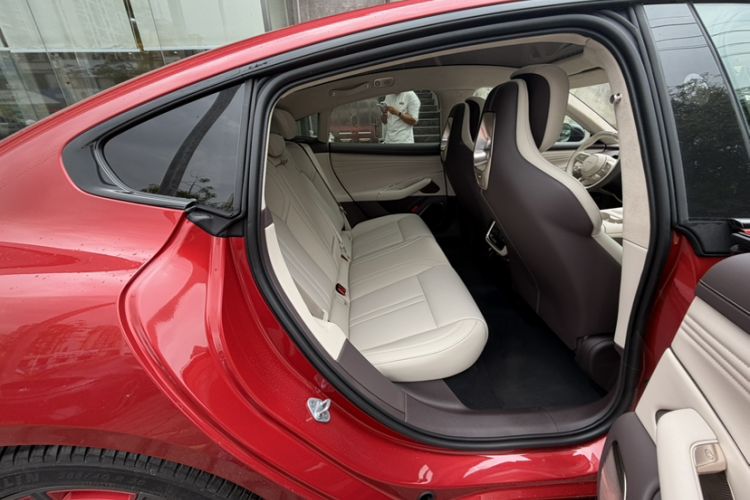 Used Xiaomi Auto SU7 2026 Model Standard Edition Interior 9