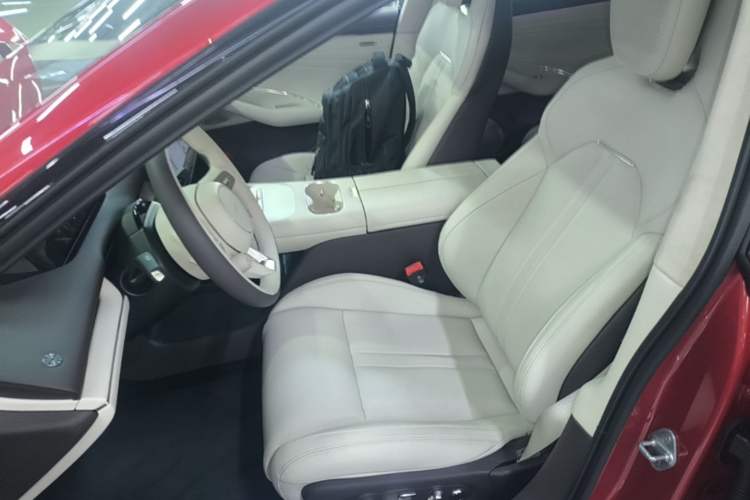 Used Xiaomi Auto SU7 2026 Model Standard Edition Left Front Seat