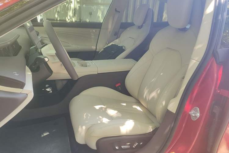 Used Xiaomi Auto SU7 2026 Model Standard Edition Left Front Seat