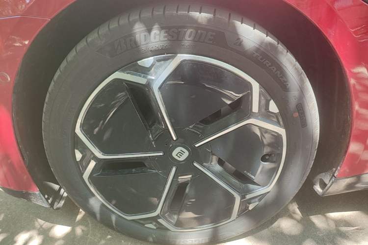 Used Xiaomi Auto SU7 2026 Model Standard Edition Left Front Wheel Hub