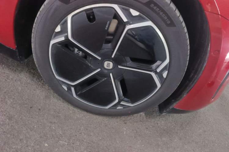 Used Xiaomi Auto SU7 2026 Model Standard Edition Right Front Wheel Hub