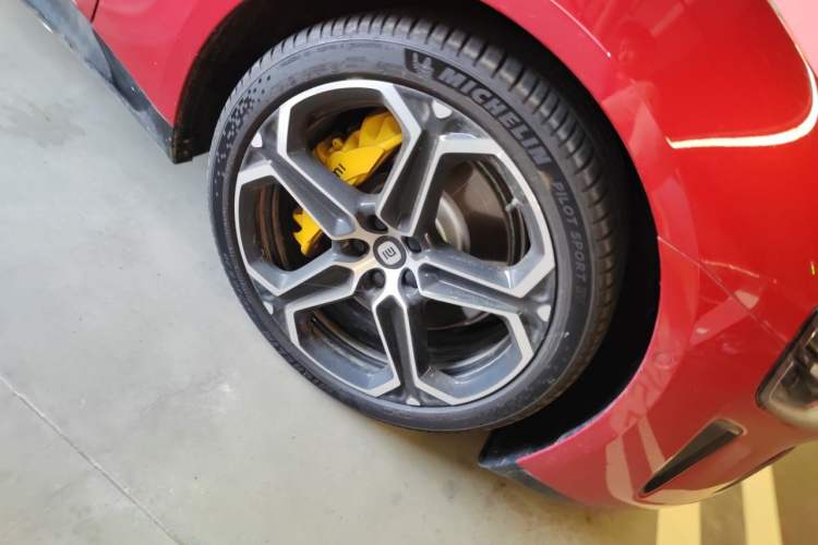 Used Xiaomi Auto SU7 2026 Model Pro Right Front Wheel Hub
