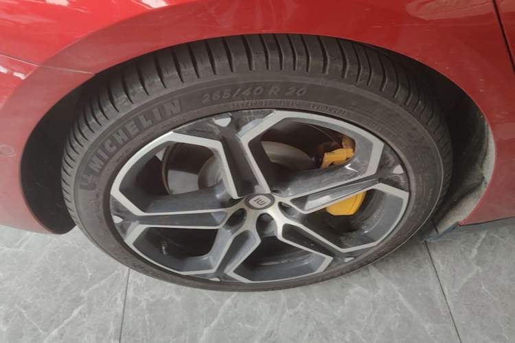 Used Xiaomi Auto SU7 2026 Model Pro Right Rear Wheel Hub