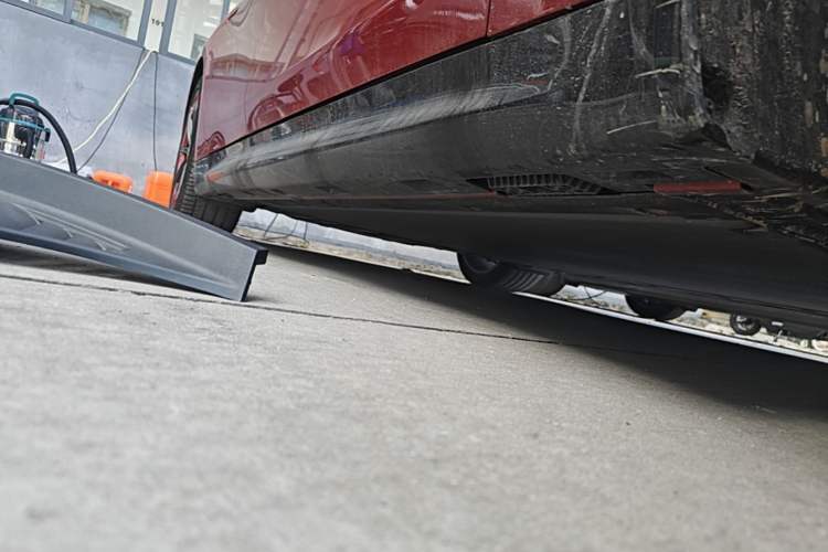Used Xiaomi Auto SU7 2026 Model Standard Edition Right Side Sill