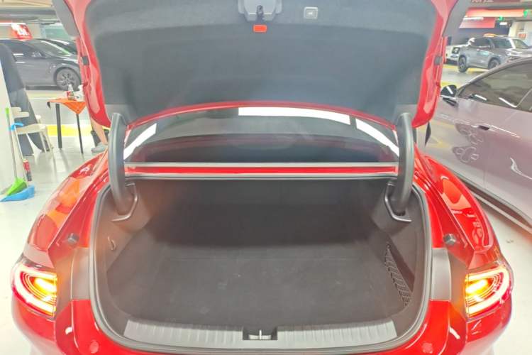 Used Xiaomi Auto SU7 2026 Model Max Trunk