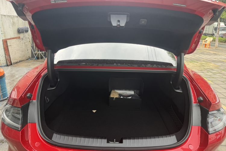 Used Xiaomi Auto SU7 2026 Model Standard Edition Trunk