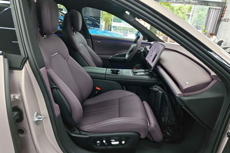 Used Xiaomi Auto SU7 2026 Model Standard Edition Right Front Seat