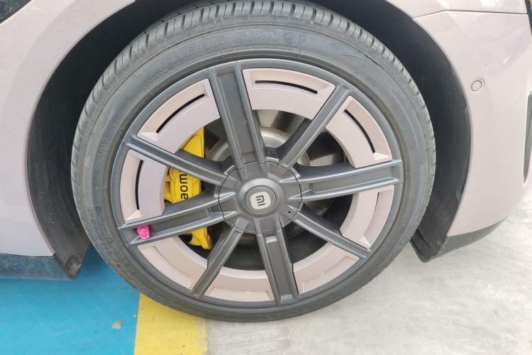 Used Xiaomi Auto SU7 2026 Model Pro Right Front Wheel Hub