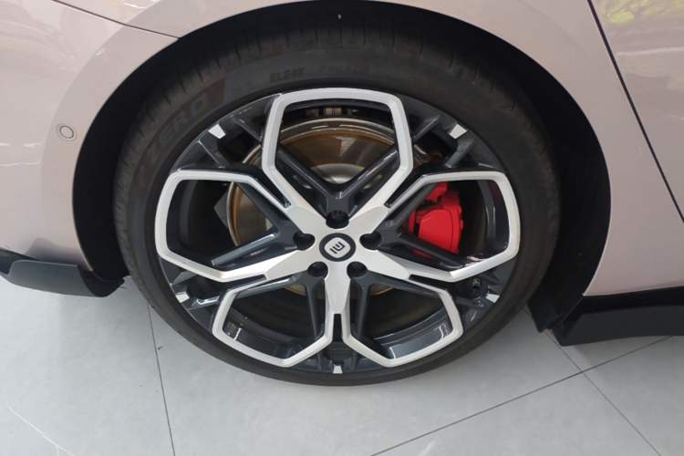 Used Xiaomi Auto SU7 2026 Model Max Right Rear Wheel Hub