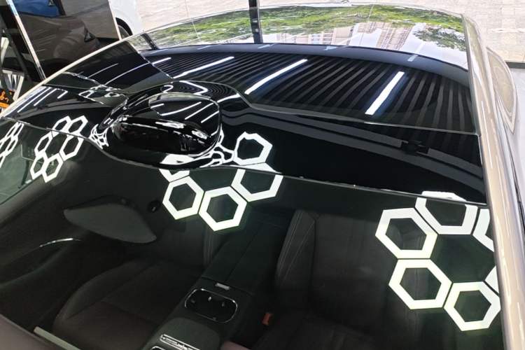Used Xiaomi Auto SU7 2026 Model Standard Edition Roof