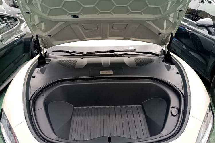 Used Xiaomi Auto SU7 2026 Model Standard Edition Engine Bay