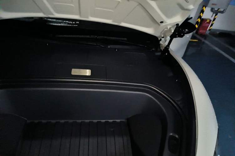 Used Xiaomi Auto SU7 2026 Model Standard Edition Engine Bay Left