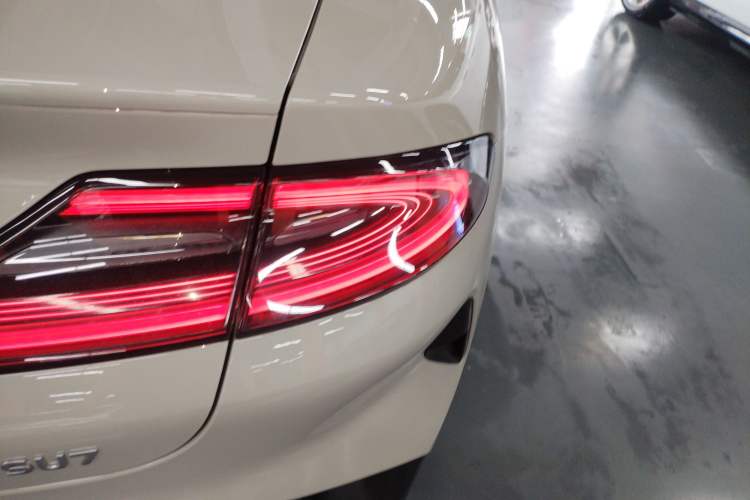 Used Xiaomi Auto SU7 2026 Model Standard Edition Exterior 3