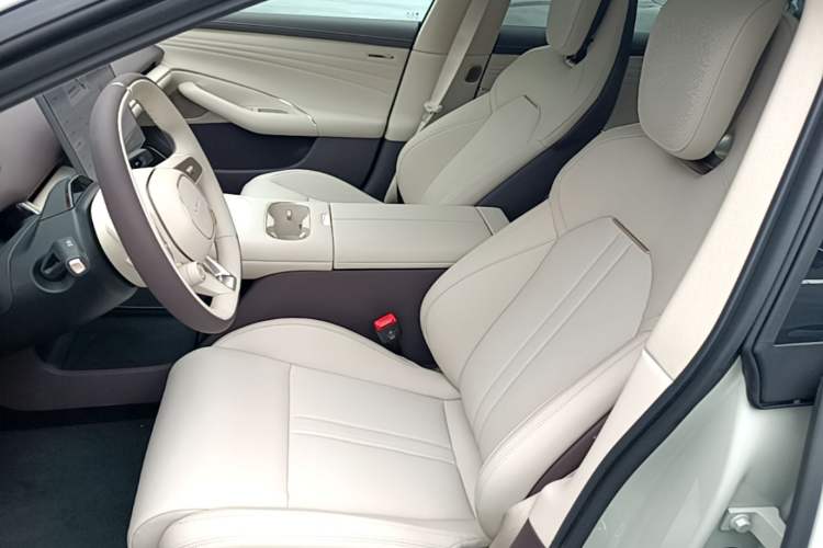 Used Xiaomi Auto SU7 2026 Model Standard Edition Left Front Seat