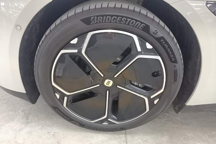 Used Xiaomi Auto SU7 2026 Model Standard Edition Left Front Wheel Hub