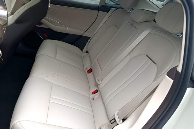 Used Xiaomi Auto SU7 2026 Model Standard Edition Left Rear Seat
