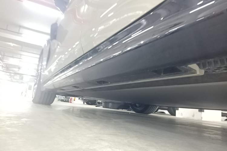 Used Xiaomi Auto SU7 2026 Model Standard Edition Left Side Sill