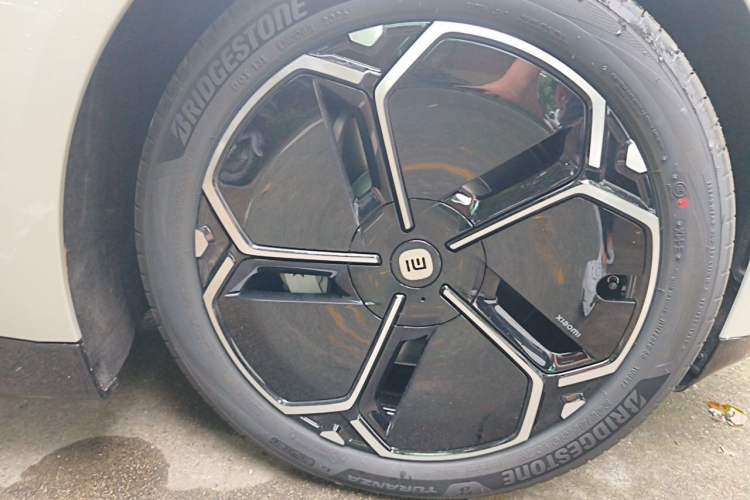 Used Xiaomi Auto SU7 2026 Model Standard Edition Right Front Wheel Hub