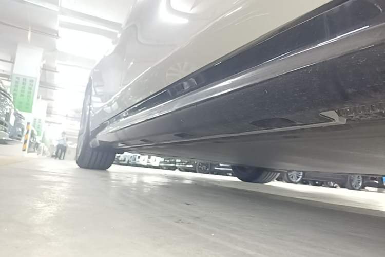 Used Xiaomi Auto SU7 2026 Model Standard Edition Right Side Sill