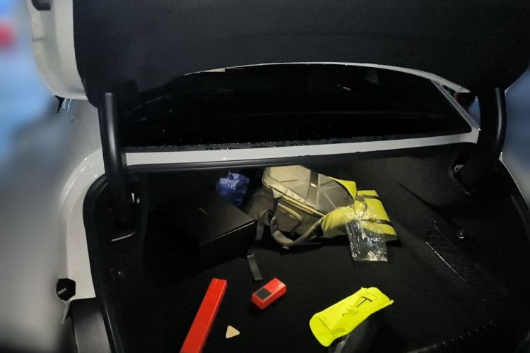 Used Xiaomi Auto SU7 2026 Model Standard Edition Trunk