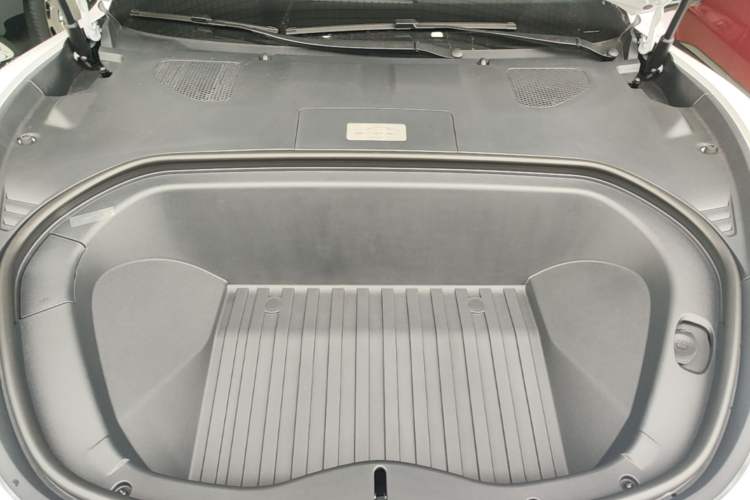 Used Xiaomi Auto SU7 2026 Model Standard Edition Engine Bay