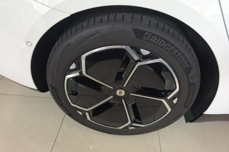 Used Xiaomi Auto SU7 2026 Model Standard Edition Exterior 5