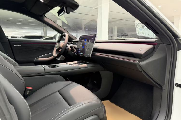 Used Xiaomi Auto SU7 2026 Model Standard Edition Interior 3