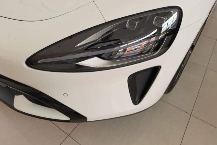 Used Xiaomi Auto SU7 2026 Model Standard Edition Left Front Headlight