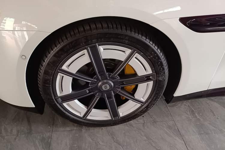 Used Xiaomi Auto SU7 2026 Model Pro Left Front Wheel Hub