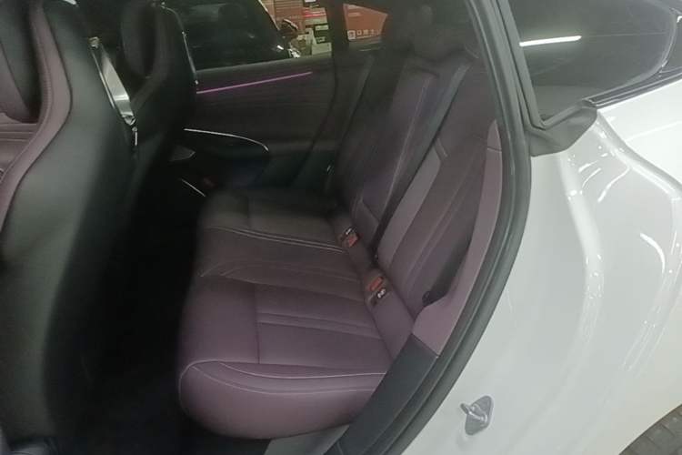 Used Xiaomi Auto SU7 2026 Model Standard Edition Left Rear Seat