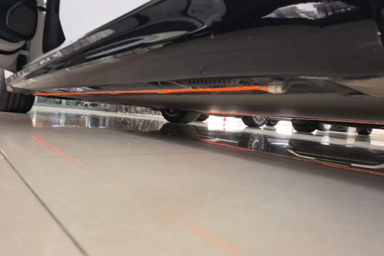 Used Xiaomi Auto SU7 2026 Model Standard Edition Left Side Sill