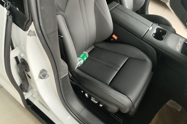 Used Xiaomi Auto SU7 2026 Model Standard Edition Right Front Seat
