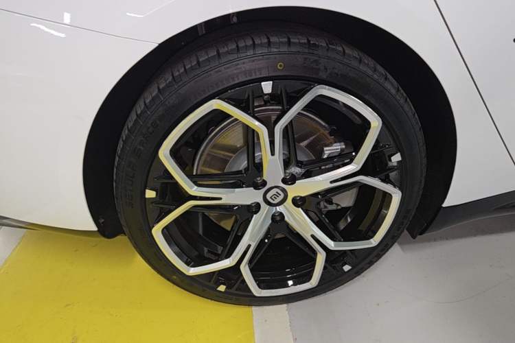 Used Xiaomi Auto SU7 2026 Model Pro Right Rear Wheel Hub