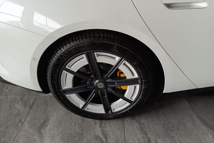 Used Xiaomi Auto SU7 2026 Model Pro Right Rear Wheel Hub